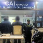 Capturan en Usaquén a dos hombres señalados de asaltar a un conductor; uno tenía brazalete del Inpec
