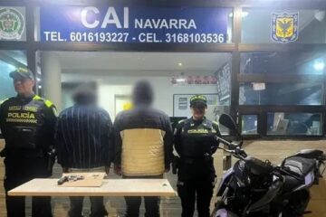 Capturan en Usaquén a dos hombres señalados de asaltar a un conductor; uno tenía brazalete del Inpec