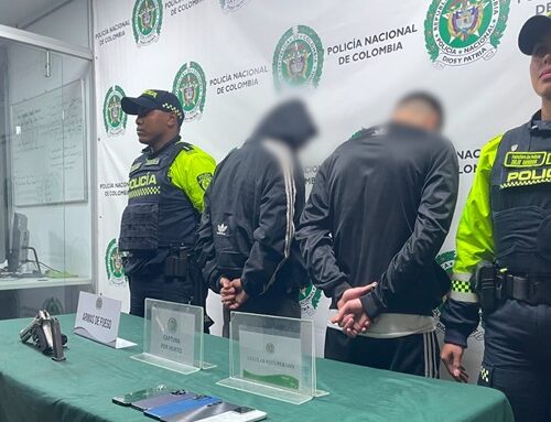 Capturan en Bosa a dos hombres tras robar un celular y huir en bicitaxi