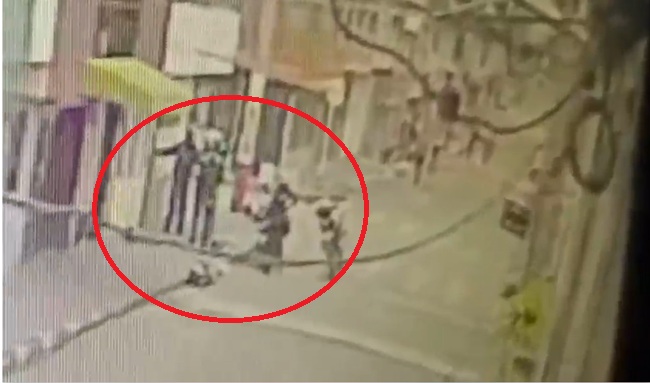 En flagrancia: capturan a dos presuntos ladrones de motos en Ciudad Bolívar