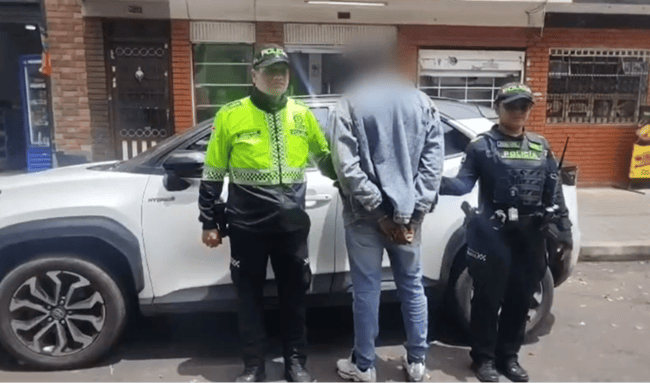 Conductor secuestrado durante un falso servicio fue rescatado; Policía recuperó la camioneta y capturó a un presunto implicado