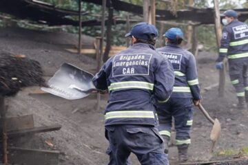 CAR despliega brigadistas en operativos contra quemas ilegales para evitar incendios forestales