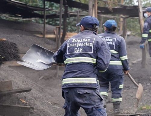 CAR despliega brigadistas en operativos contra quemas ilegales para evitar incendios forestales