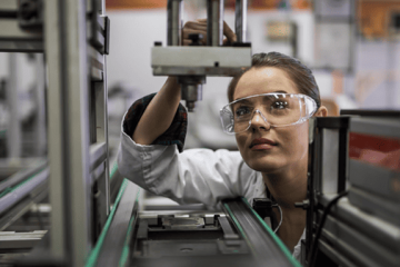 Bogotá apuesta por más mujeres en carreras STEAM para transformar el futuro