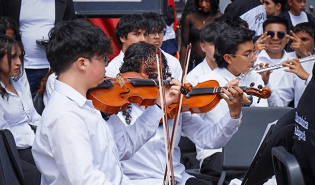 Colegio Filarmónico Simón Bolívar IED celebró 145 años formando generaciones con arte, música y excelencia educativa