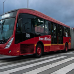 TransMilenio estrena nuevas rutas con buses articulados duales eléctricos