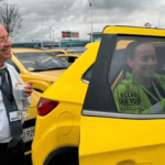 Bogotá implementó códigos QR en los taxis para que los usuarios verifiquen la información del servicio