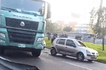 Choque entre tractocamión y automóvil genera fuerte congestión en la Autopista Norte, en Suba