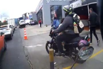 Motociclista habría recorrido varios kilómetros por el andén con una menor sin casco en Suba