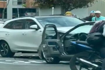 Conductor habría chocado dos vehículos y trató de escapar en Ciudad Jardín Norte, Suba