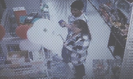 Trabajador de tienda Ara pide ayuda para localizar a mujer señalada de presunto hurto en Aures 2