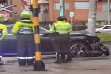 Siniestro vial en Usaquén: vehículo terminó contra un poste en la carrera 9 con calle 147