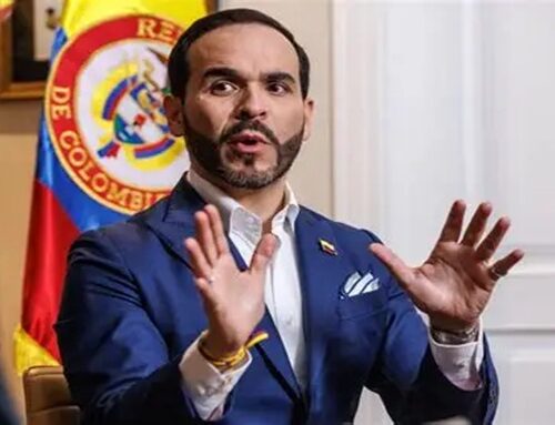 Juez ordena a De la Espriella abstenerse de actos religiosos como presidente