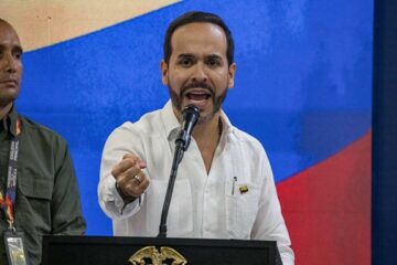 De La Espriella exige transparencia en recursos públicos a alcaldes del Magdalena