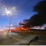 ÚLTIMA HORA | Incendio afecta varios camiones en la avenida Ciudad de Cali con calle 13, en Bogotá