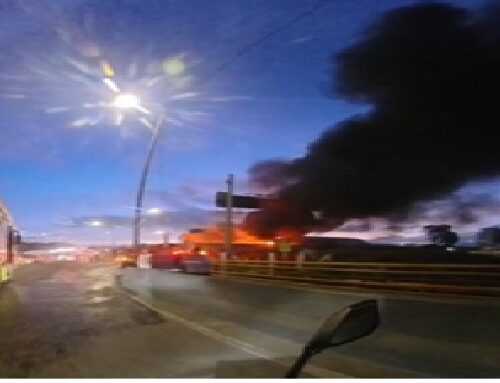 ÚLTIMA HORA | Incendio afecta varios camiones en la avenida Ciudad de Cali con calle 13, en Bogotá