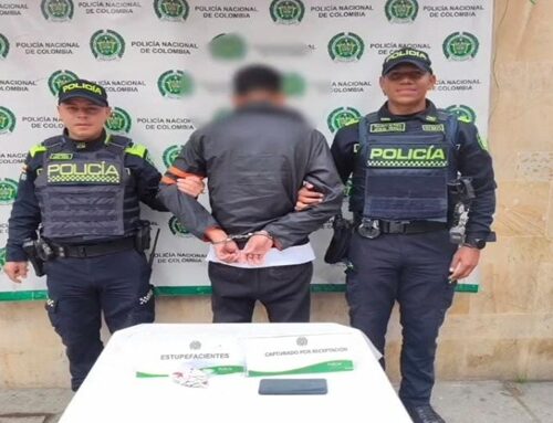 Cayó presunto expendedor de estupefacientes con 127 cápsulas de bazuco y un celular hurtado en Santa Fe.