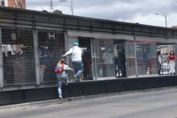 Preocupación por aumento de ‘colados’ en TransMilenio en Suba: usuarios piden mayor vigilancia
