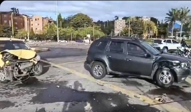 Última hora: Siniestro vial en la avenida Boyacá con calle 167 deja daños materiales en Suba