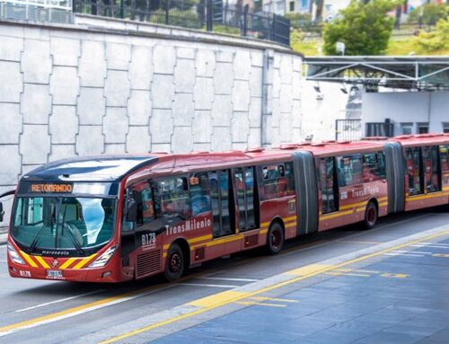 Tensión en TransMilenio: pasajero habría amenazado a usuarios y protagonizado forcejeo en ruta C30 hacia Suba