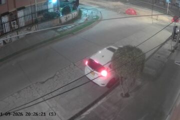 Vehículo blanco habría sido usado para cometer robo en Almendros, Suba; comunidad pide más seguridad