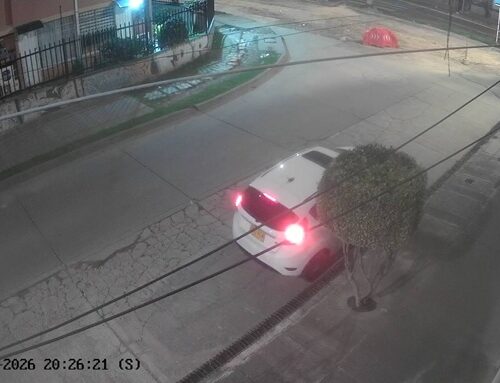 Vehículo blanco habría sido usado para cometer robo en Almendros, Suba; comunidad pide más seguridad