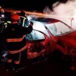 Vehículo quedó reducido a cenizas tras incendio en la vía Cota–Suba, sector La Conejera