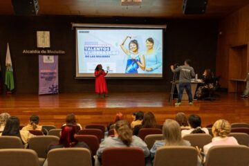 100 mujeres llegan a los pitch de Talentos 2026