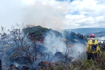 Continúa la emergencia por incendios forestales en Cundinamarca