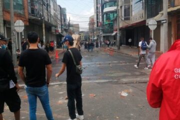 Enfrentamientos en San Andresito tras operativo de decomiso de mercancía