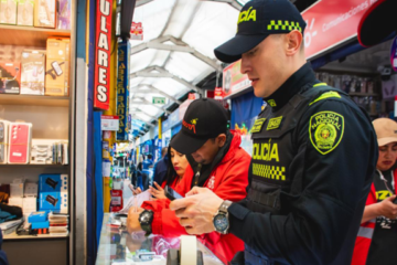 Operativo en establecimientos de Usaquén: siete locales cerrados, armas, licor y cigarrillos incautados
