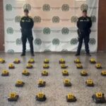 Golpe al tráfico de estupefacientes en Bogotá: Policía incauta más de 31 kilos de marihuana en bodegas de envío.