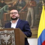 Concejal Andrés Barrios advierte sobre el peligro de monorruedas a más de 80 km/h circulando por las vías y los andenes en Bogotá.