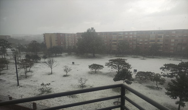 Fuerte granizada sorprendió a Bogotá y generó afectaciones en varias localidades