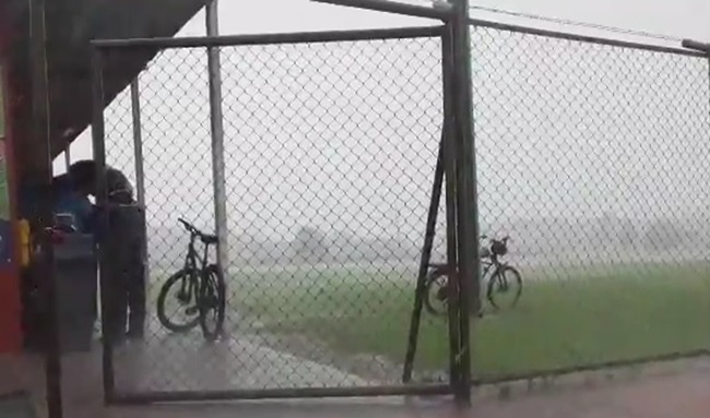 Fuertes lluvias y granizo afectan la movilidad en Bogotá: precipitaciones podrían extenderse a Suba