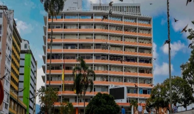 Tensión en el centro de Ibagué: enfrentamientos entre jóvenes y el Esmad tras movilización