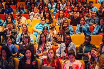 Bogotá refuerza el cuidado visual: restringen el uso de celulares en colegios y alertan sobre la salud ocular