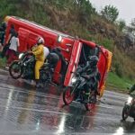 Bus de Rápido Tolima se volcó en la vía hacia Alvarado: tres personas fueron trasladadas a un centro médico