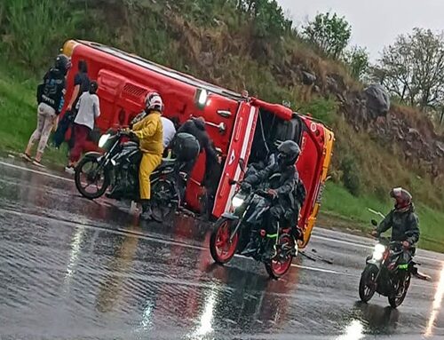 Bus de Rápido Tolima se volcó en la vía hacia Alvarado: tres personas fueron trasladadas a un centro médico