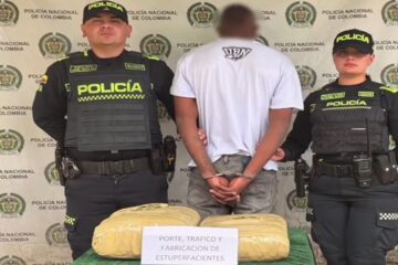 Cayó presunto expendedor con 10 kilos de marihuana en una motocicleta en el centro de Bogotá.