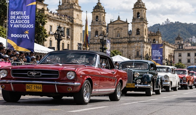 ¡Última oportunidad para los amantes de los clásicos! Bogotá alista desfile con 300 vehículos históricos