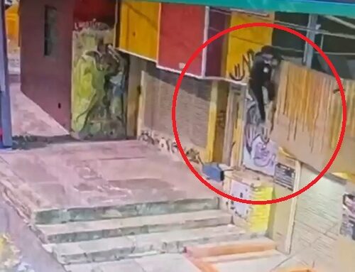 Cámaras de vigilancia permitieron capturar a presunto ladrón escondido en un clóset en La Candelaria