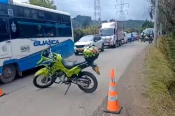 Última hora: Mujer motociclista murió en accidente de tránsito en la vía Cota-Suba, sector La Conejera