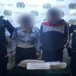 ¡Iban en taxi con más de dos kilos de marihuana! Pareja fue capturada en Santa Fe, Bogotá.