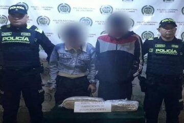 ¡Iban en taxi con más de dos kilos de marihuana! Pareja fue capturada en Santa Fe, Bogotá.