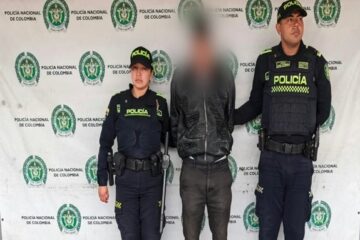 En un taxi transportaba 45 computadores hurtados a estudiantes de un colegio en Tolima: fue capturado en Usme