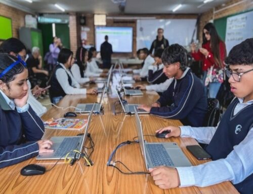Colegio Cristóbal Colón de Usaquén recibió 82 computadores para fortalecer el aprendizaje de sus estudiantes