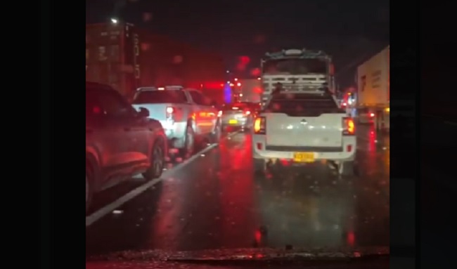 Trancón en la vía Cota–Siberia–Bogotá causa demoras de más de dos horas