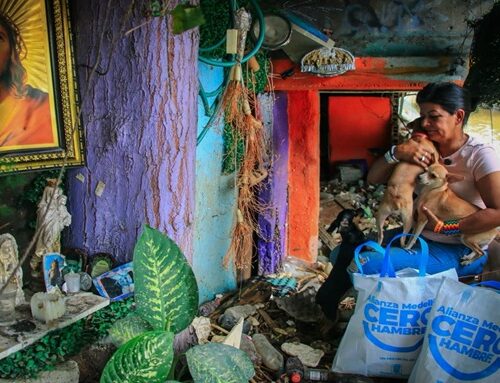 Medellín entrega 450 ayudas a familias afectadas por lluvias