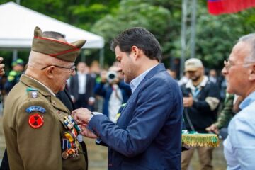 Medellín rinde homenaje a los veteranos de la Fuerza Pública